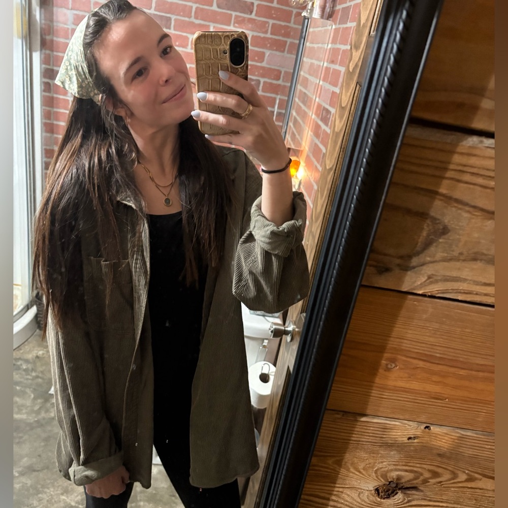 Meet your Posher, Holly